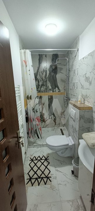 Apartament de vanzare cu 2 camere Str.Semaforului