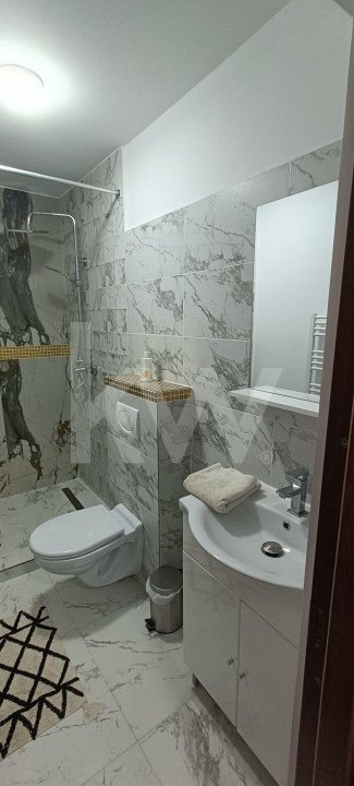 Apartament de vanzare cu 2 camere Str.Semaforului