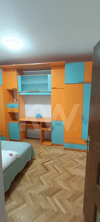 Apartament de vanzare cu 2 camere Str.Semaforului