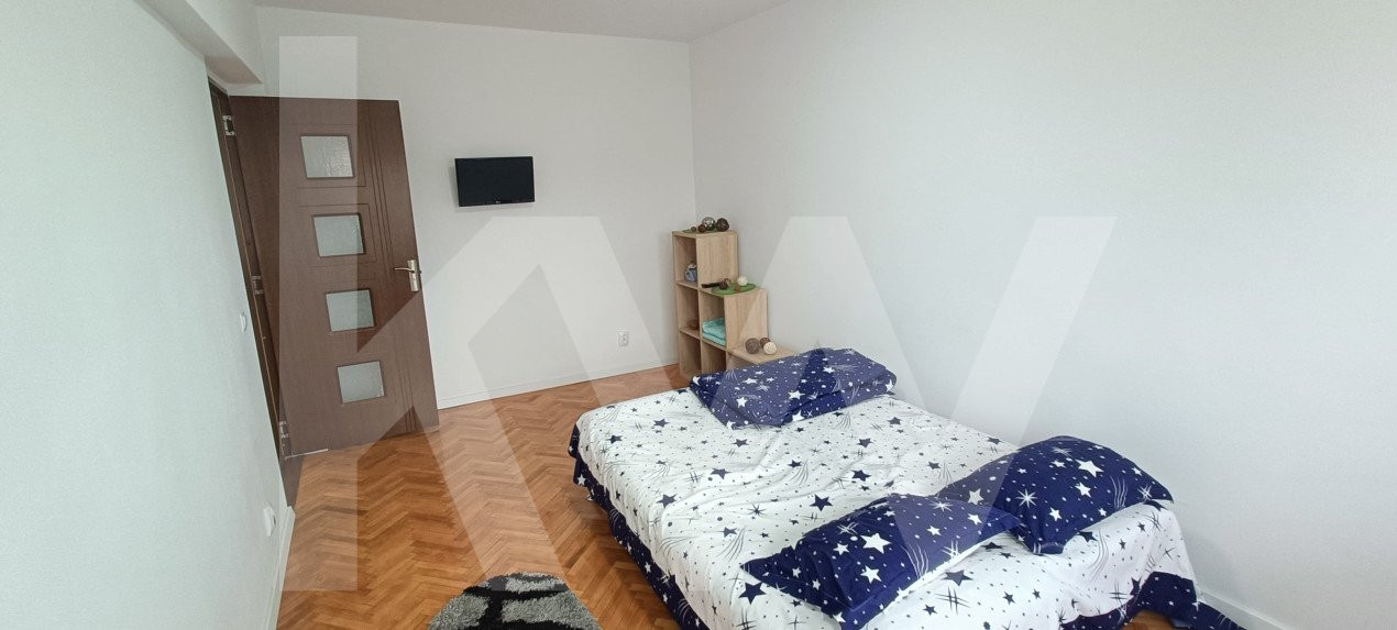 Apartament de vanzare cu 2 camere Str.Semaforului