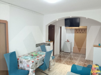 Apartament de vanzare cu 2 camere Str.Semaforului