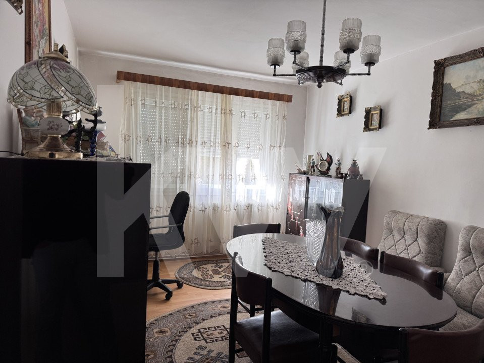 Apartament 3 camere de închiriat în Vasile Aaron