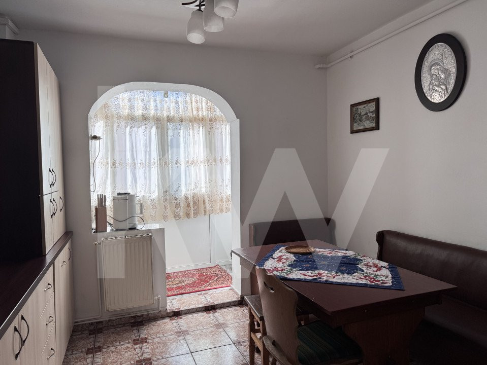 Apartament 3 camere de închiriat în Vasile Aaron