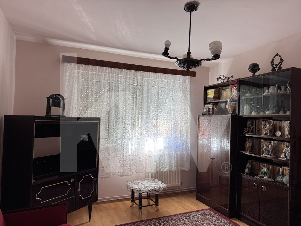 Apartament 3 camere de închiriat în Vasile Aaron