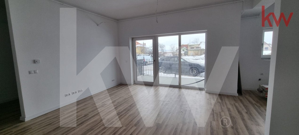 Apartament cu destinatie spatiu comercial - Zona Parcul Sub Arini