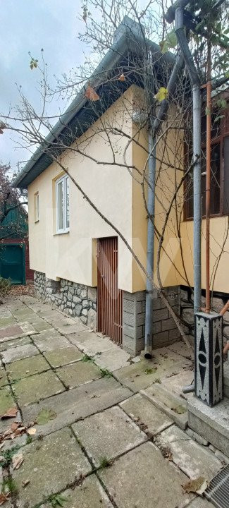 Casa cu teren 507 mp - Zona Piata Sadu