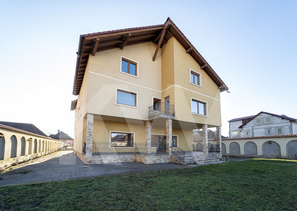 Casa pe 4 Niveluri - Ideală pentru Afaceri sau Reședință Exclusivistă