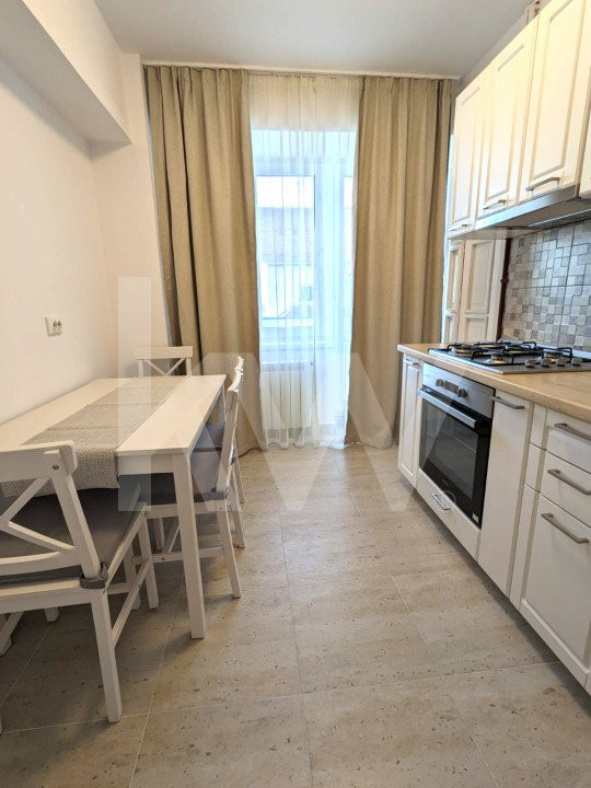 Apartament complet renovat, la prima inchiriere, 3 camere, 2 bai, str. Lunga