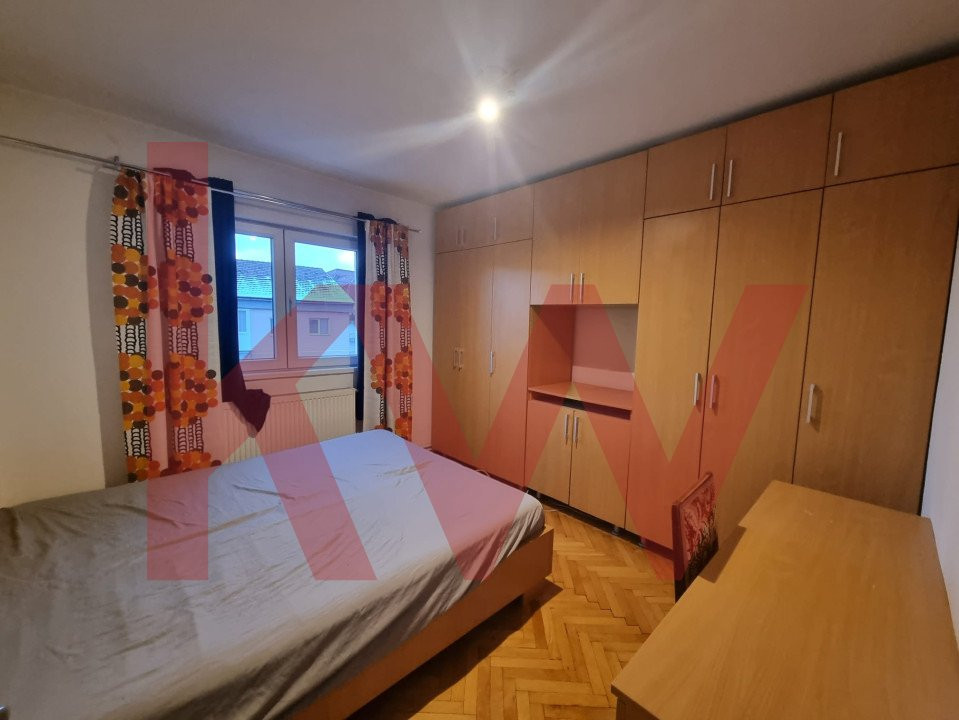 Apartament 3 camere - zona Mandra - str. Calea Cisnadiei