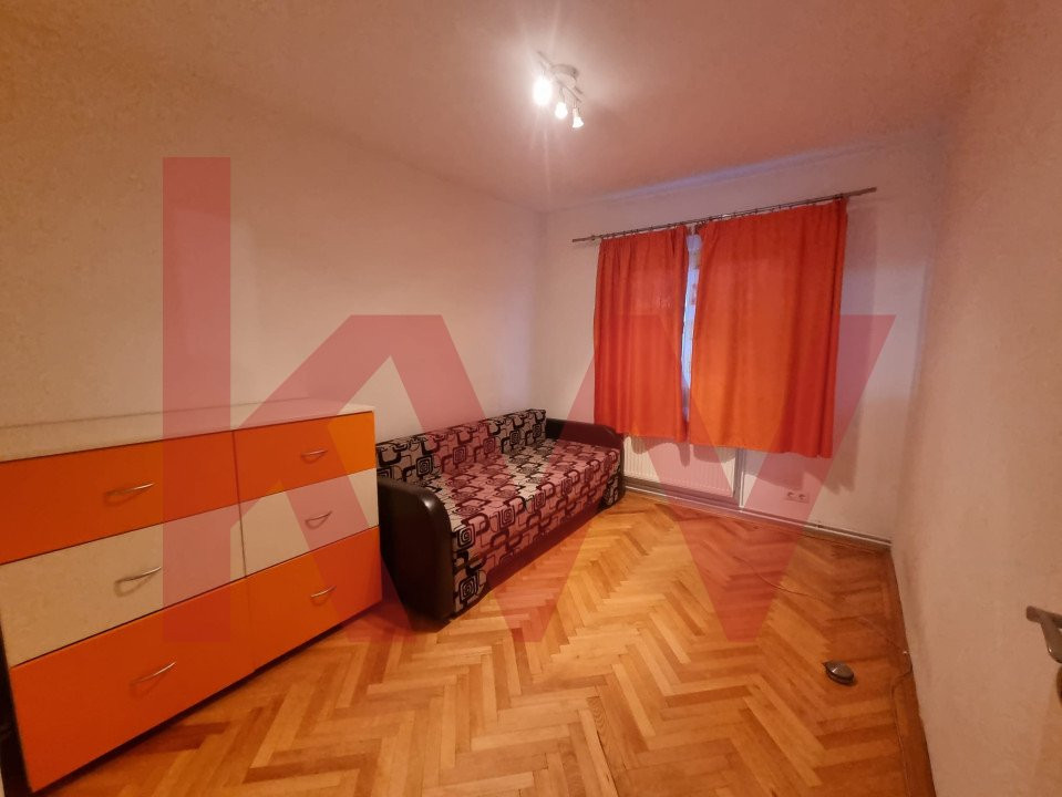 Apartament 3 camere - zona Mandra - str. Calea Cisnadiei