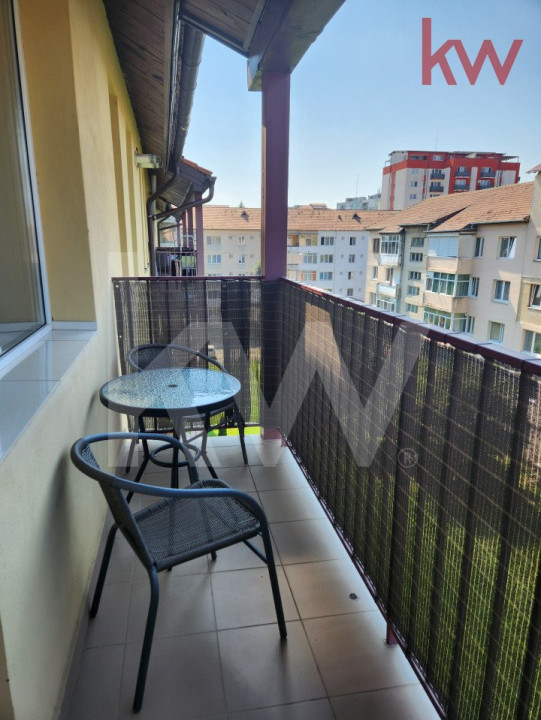 Apartament de închiriat 4 camere - 90 MP - zonă centrală.