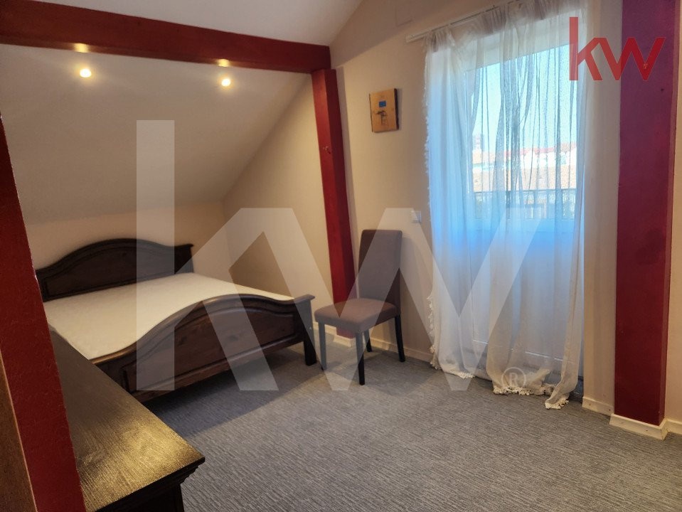 Apartament de închiriat 4 camere - 90 MP - zonă centrală.