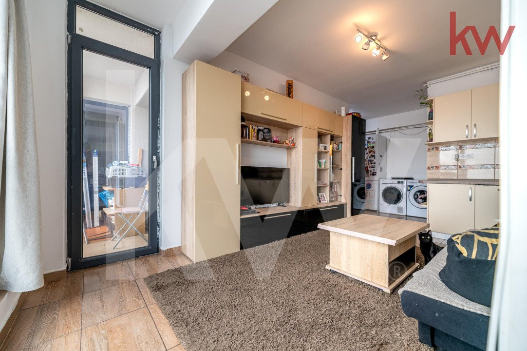 Apartament 3 camere de vânzare  - str. Doamna Stanca