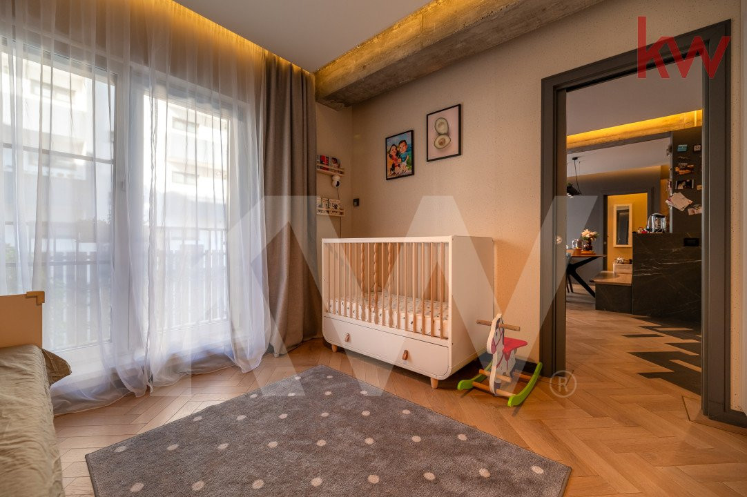 Apartament 3 camere, curte și design deosebit! 