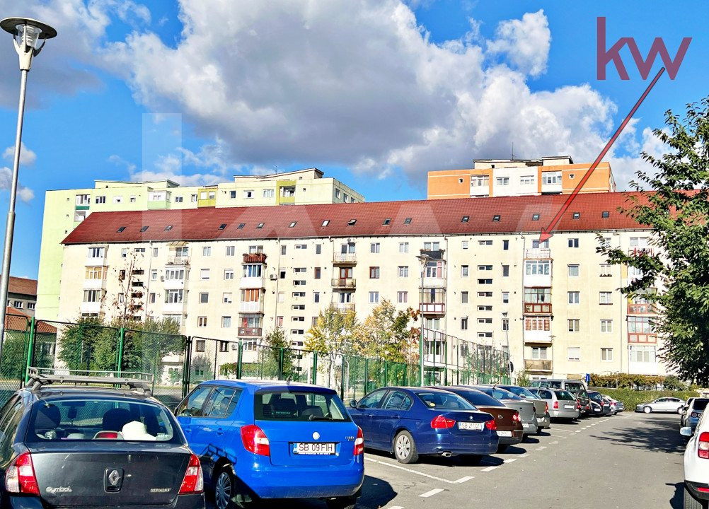 Apartament decomandat 3 camere + balcon. Piața Vasile Aaron Sibiu - Com 0%