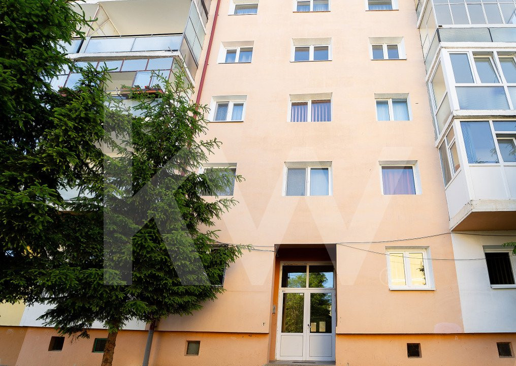 Apartament de 3 Camere Decomandat în Sibiu, Zona Piața Rahovei, Strada Aleea Tab