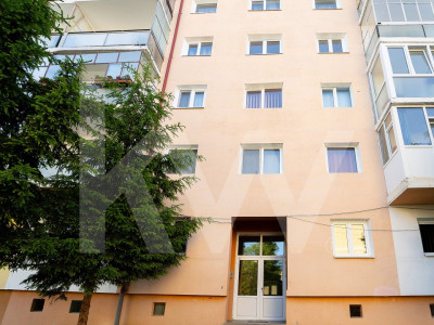 Apartament de 3 Camere Decomandat în Sibiu, Zona Piața Rahovei, Strada Aleea Tab