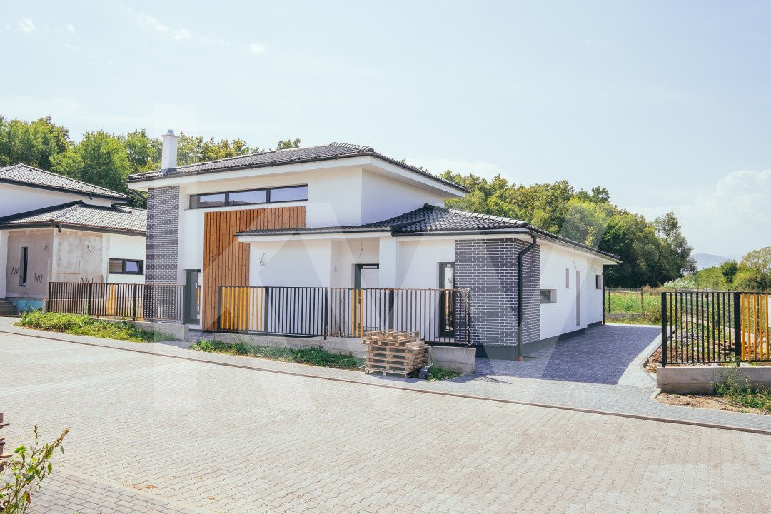 Vila Exclusivista Noua Design Modern si Finisaje de Inalta Calitate Langa Pădure